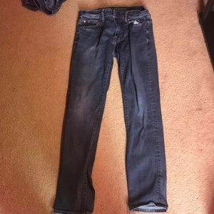 I am selling these American Eagle jeans.
